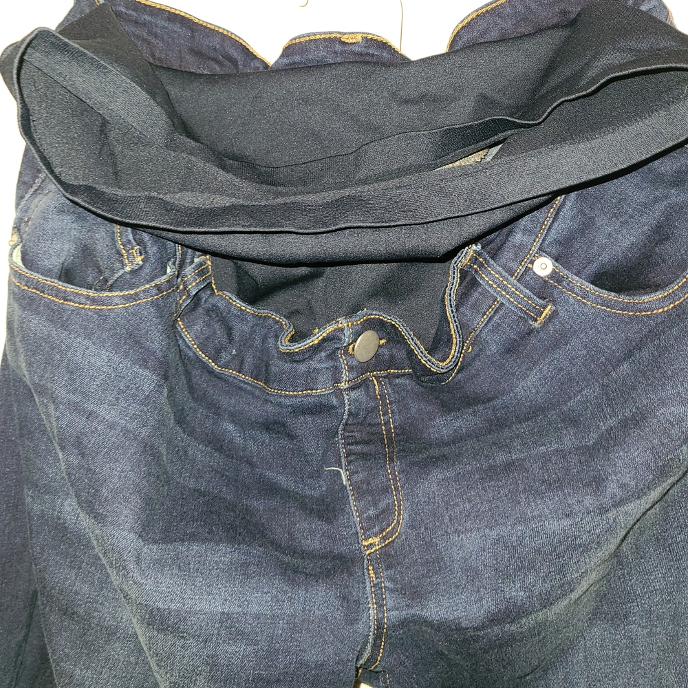 Time and Tru Women's Dark Blue Relaxed Jeans